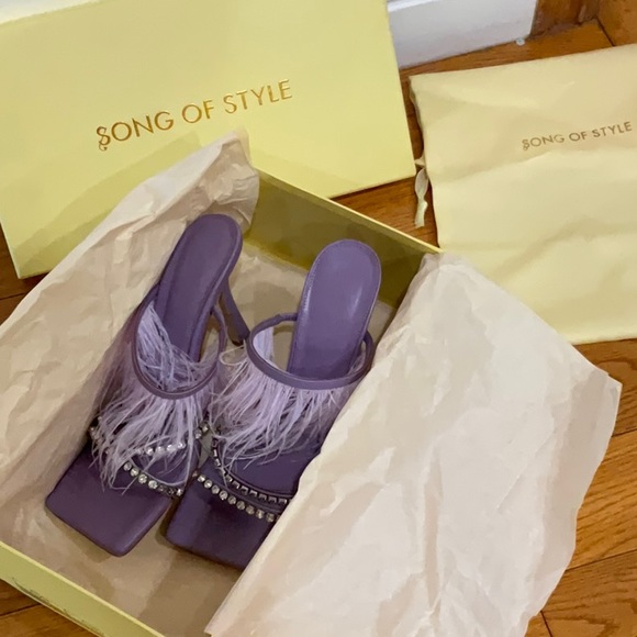 Song of Style Feather Heel Size: 8 - Picture 2 of 11